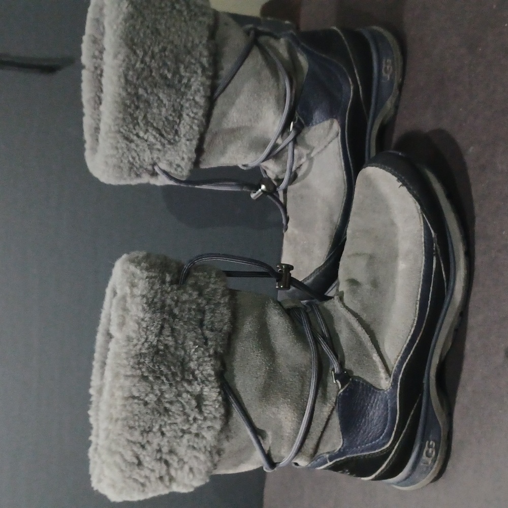 UGG S/N1005624 WOMEN'S WINTER BOOTS Sz 10 PRE-OWNED